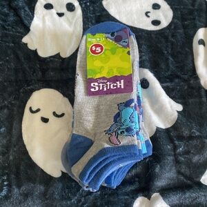 BUYERS ONLY GIVEAWAY NWT Disney Stitch Socks